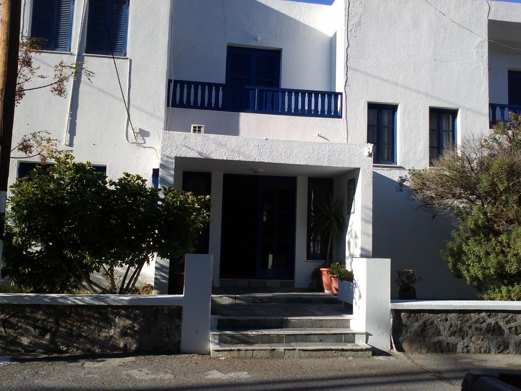 Guest House Polyvotis Mandrákion Exterior foto